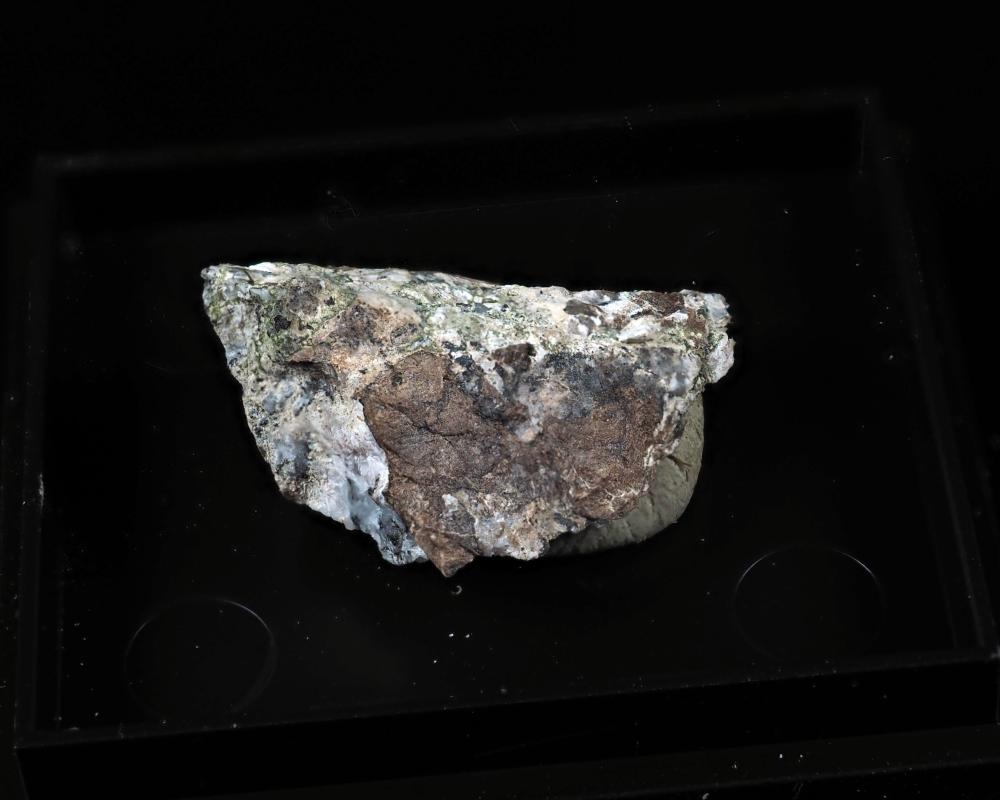Goldmanite